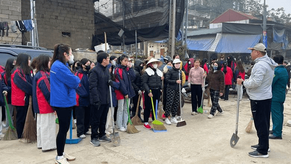 XÃ NA SẦM RA QUÂN PHÁT CÂY, DỌN VỆ SINH KHU VỰC KÈ BỜ SÔNG  (ĐỢT 2) NĂM 2026