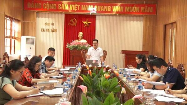 HỌP BAN TỔ CHỨC, BAN GIÁM KHẢO, TỔ GIÚP VIỆC, TỔ THƯ KÝ HỘI THI BÁO CÁO VIÊN, TUYÊN TRUYỀN VIÊN GIỎI XÃ NA SẦM NĂM 2026