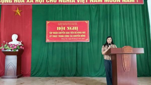 TẬP HUẤN CHUYỂN GIAO TIẾN BỘ KHOA HỌC KỸ THUẬT TRONG CÔNG TÁC KHUYẾN NÔNG TẠI THÔN ĐỒNG TÂN
