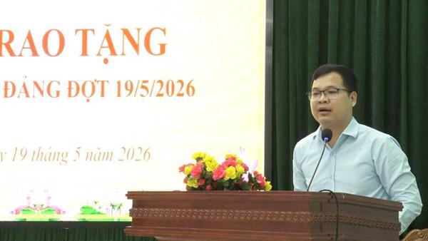 ĐẢNG ỦY XÃ NA SẦM TỔ CHỨC TRAO TẶNG HUY HIỆU ĐẢNG ĐỢT 19/5/2026