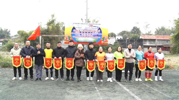 ỦY BAN MTTQ VIỆT NAM XÃ NA SẦM TỔ CHỨC GIẢI BÓNG ĐÁ NAM – NỮ