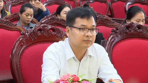 UBND xã Na Sầm tổ chức Hội nghị tập huấn nâng cao trình độ sử dụng trí tuệ nhân tạo (AI) trong quản lý, điều hành công việc