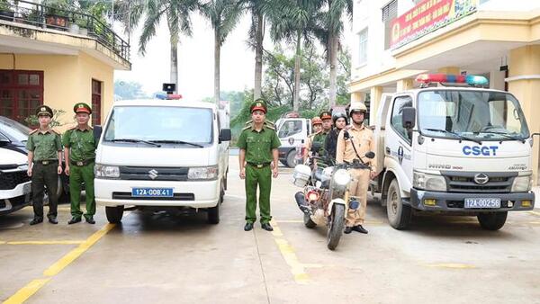 CÔNG AN XÃ NA SẦM TĂNG CƯỜNG TUẦN TRA, XỬ LÝ VI PHẠM TRẬT TỰ CÔNG CỘNG VÀ VĂN MINH ĐÔ THỊ